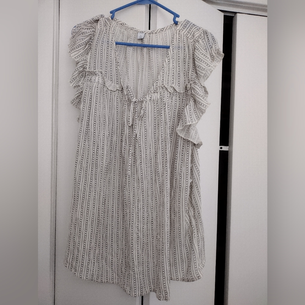 Old Navy top xl nwt